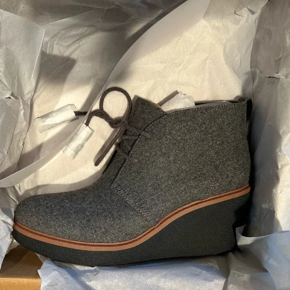 Dr. Scholl's Women's Aurora Gray Wedge Ankle Boots 3.25 Inches Wedge Heel Size 8 - Picture 11 of 16